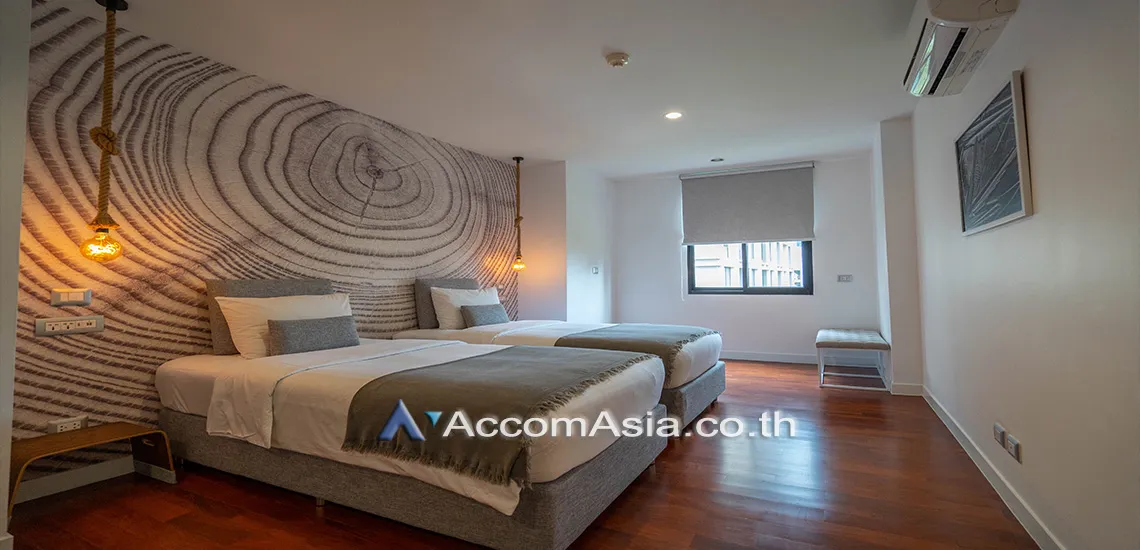 14  3 br Apartment For Rent in Ploenchit ,Bangkok BTS Chidlom - MRT Lumphini at Low-Rise Cozy Apartment, 5 mins walk to Lumpini park 1417185