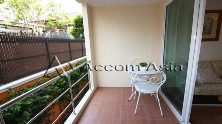 unit 1 Bedroom  Apartment For Rent in Sukhumvit, Bangkok  near BTS Ekkamai (1417236)