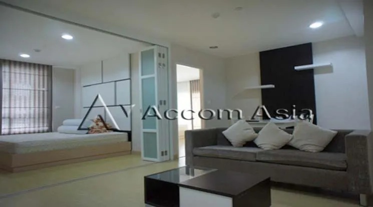 unit 2 Bedrooms  Condominium For Sale in Sathorn, Bangkok  near BTS Saphan Taksin (1517248)