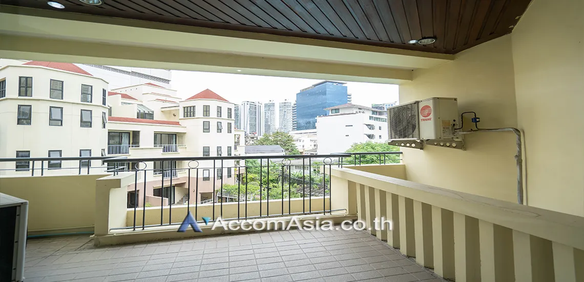 unit 3 Bedrooms  Apartment For Rent in Sukhumvit, Bangkok  near BTS Phrom Phong (1417510)