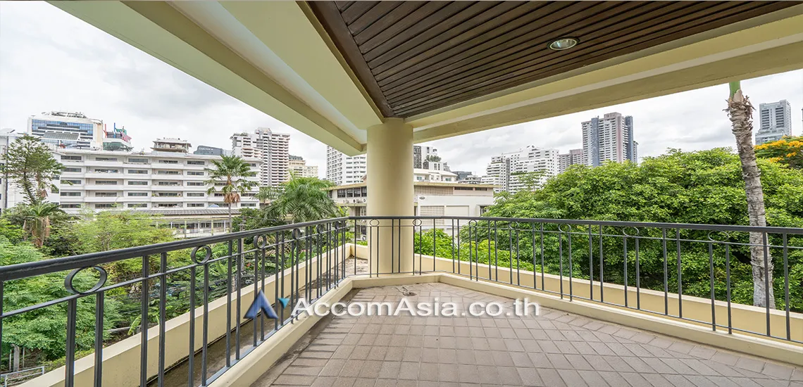 unit 3 Bedrooms  Apartment For Rent in Sukhumvit, Bangkok  near BTS Phrom Phong (1417510)