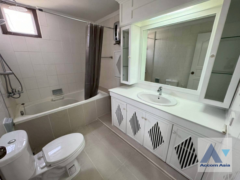 14  4 br Apartment For Rent in Sukhumvit ,Bangkok BTS Phrom Phong at Pet friendly - High rise Apartment in Phrom Phong 1417670