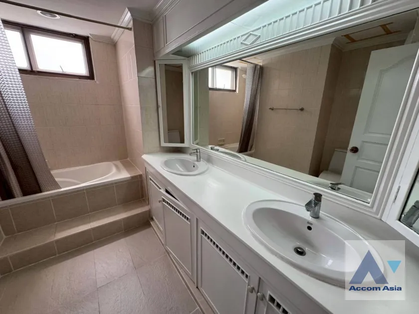 15  4 br Apartment For Rent in Sukhumvit ,Bangkok BTS Phrom Phong at Pet friendly - High rise Apartment in Phrom Phong 1417670