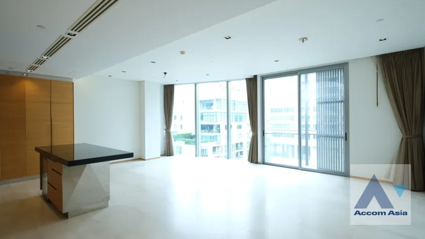 unit 2 Bedrooms  Condominium For Rent in Silom, Bangkok  near BTS Sala Daeng - MRT Silom (1517757)