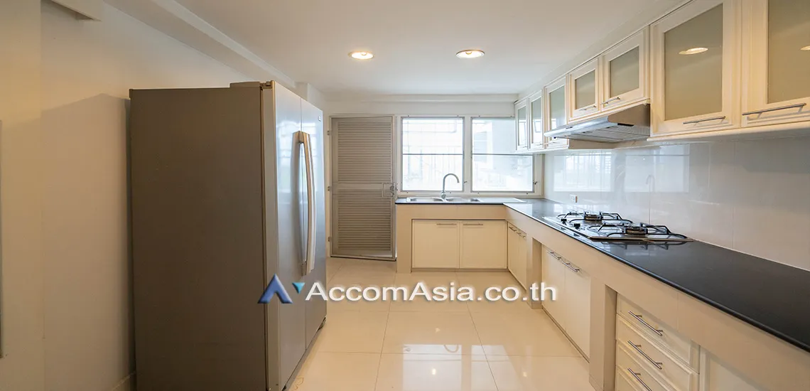  1  3 br Apartment For Rent in Sukhumvit ,Bangkok BTS Asok at Family Apartment with Lake View 1517910