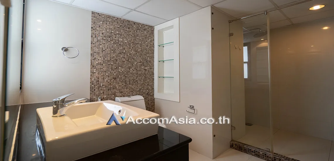 9  3 br Apartment For Rent in Sukhumvit ,Bangkok BTS Asok at Family Apartment with Lake View 1517910