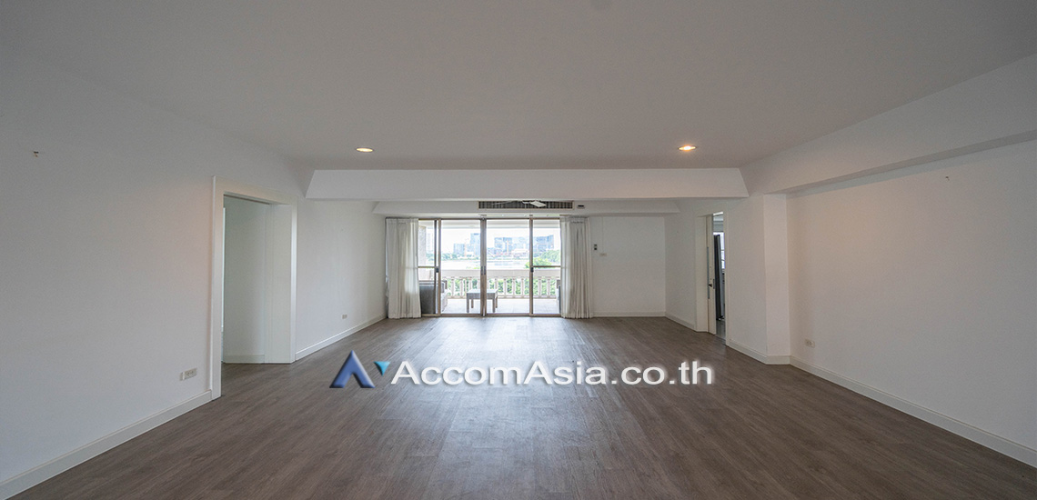  1  3 br Apartment For Rent in Sukhumvit ,Bangkok MRT Sukhumvit - BTS Asok at Family Apartment with Lake View 1517910