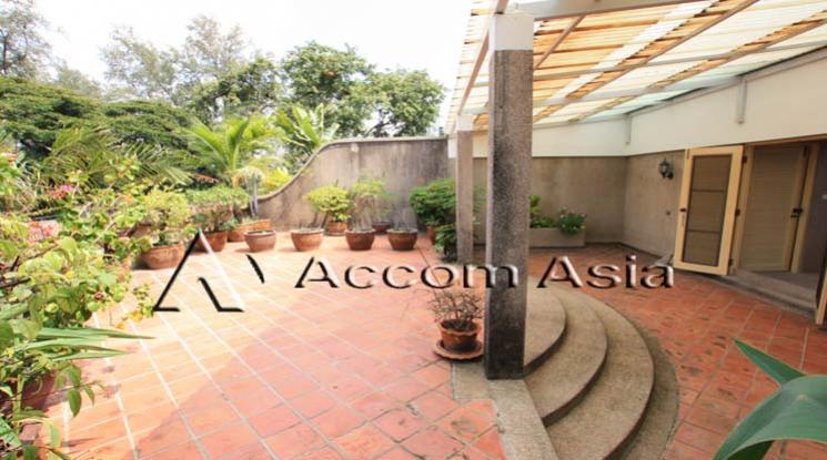  2  3 br Townhouse For Rent in Sathorn ,Bangkok MRT Lumphini - BTS Sala Daeng at A serene townhouse nestled in the city center  1817935