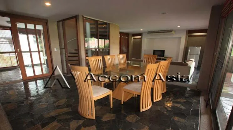 4  3 br Townhouse For Rent in Sathorn ,Bangkok MRT Lumphini - BTS Sala Daeng at A serene townhouse nestled in the city center  1817935