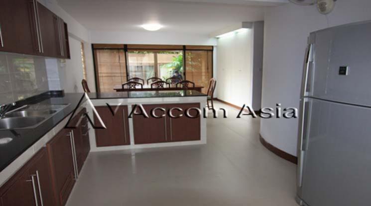 5  3 br Townhouse For Rent in Sathorn ,Bangkok MRT Lumphini - BTS Sala Daeng at A serene townhouse nestled in the city center  1817935