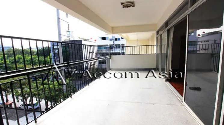 unitPenthouse, Pet friendly |  3 Bedrooms  Apartment For Rent & Sale in Sukhumvit, Bangkok  near BTS Thong Lo (1417953)