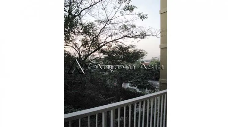 unit 1 Bedroom  Condominium For Rent & Sale in Sukhumvit, Bangkok  near BTS Ekkamai (1517988)