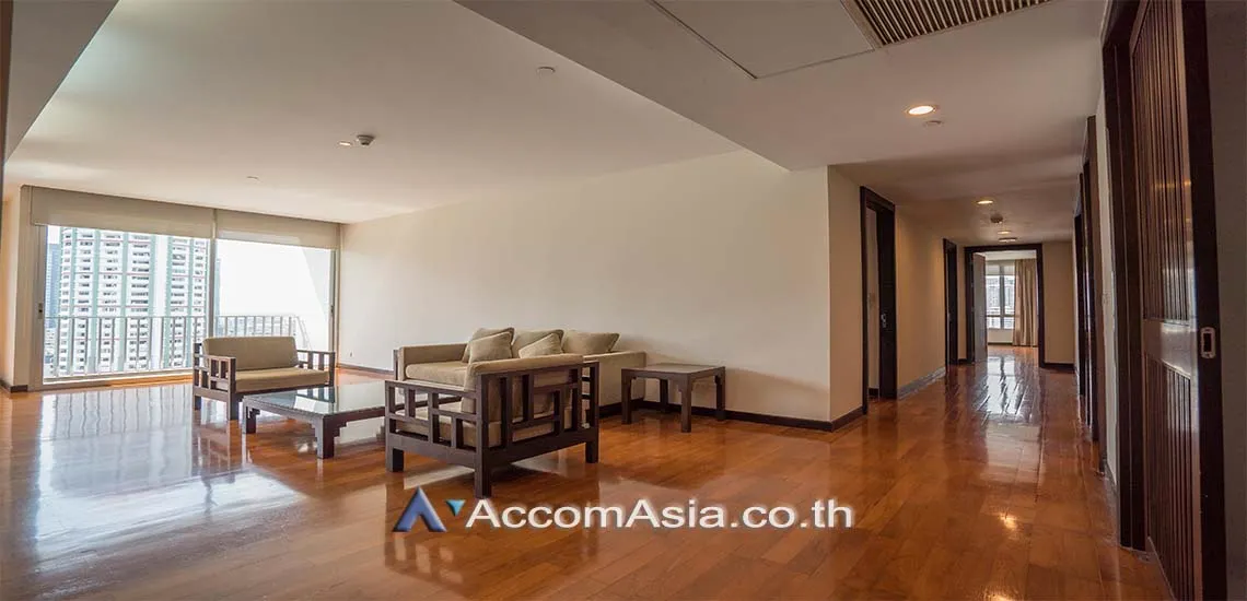 unit 3 Bedrooms  Apartment For Rent in Sukhumvit, Bangkok  near BTS Thong Lo (1418021)