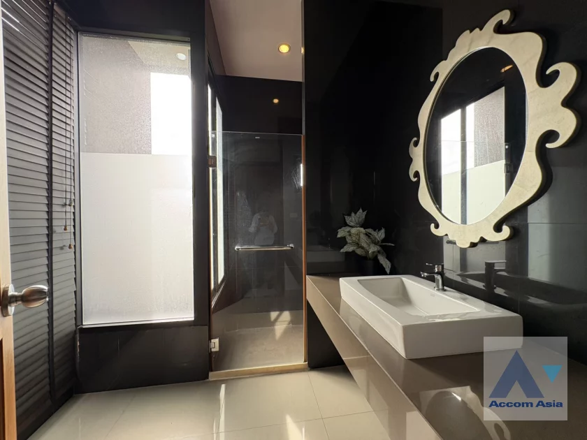 14  3 br House For Rent in Sukhumvit ,Bangkok BTS Thong Lo 100058