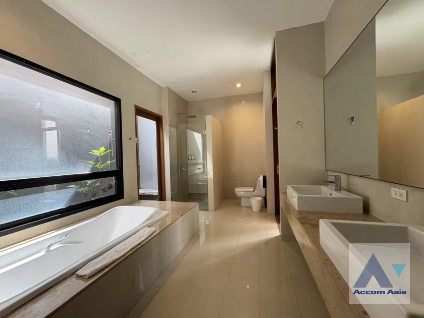 10  3 br House For Rent in Sukhumvit ,Bangkok BTS Thong Lo 100058