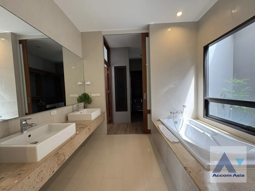 11  3 br House For Rent in Sukhumvit ,Bangkok BTS Thong Lo 100058