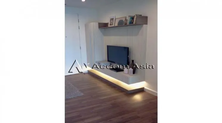 unit 1 Bedroom  Condominium For Rent in Charoen Nakhon, Bangkok  near BTS Pho Nimit (1518126)