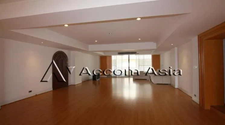 unit 3 Bedrooms  Apartment For Rent in Sukhumvit, Bangkok  near BTS Phrom Phong (1418130)