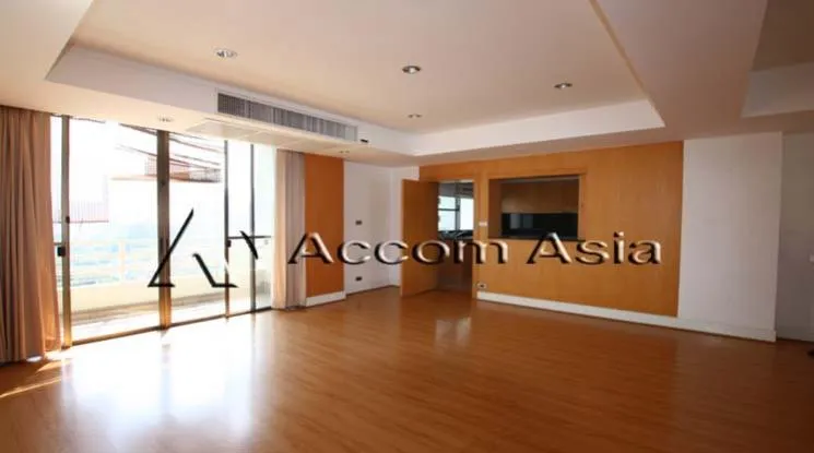 unit 3 Bedrooms  Apartment For Rent in Sukhumvit, Bangkok  near BTS Phrom Phong (1418130)