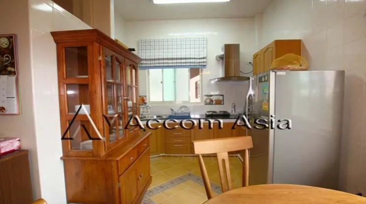 unit 2 Bedrooms  Apartment For Rent in Phaholyothin, Bangkok  near BTS Ari (1418178)