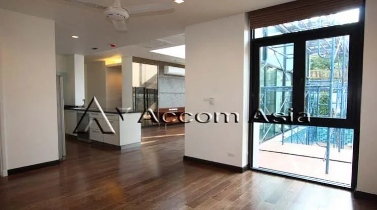  1  3 br House For Rent in Sukhumvit ,Bangkok BTS Ekkamai at House in compound 1818191