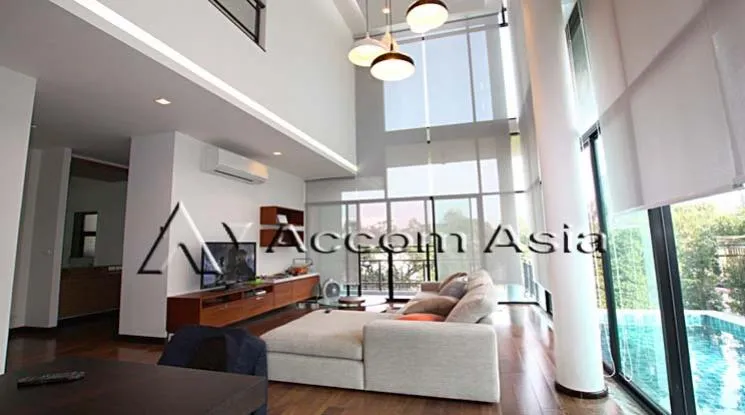  2  4 br House for rent and sale in Sukhumvit ,Bangkok BTS Ekkamai at House in compound 1818193