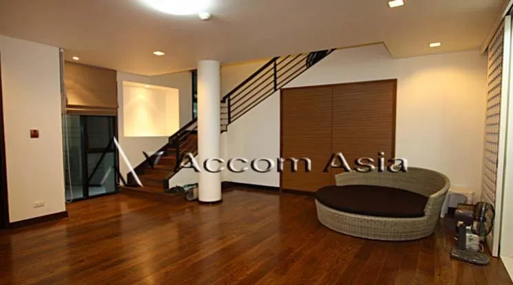 4  4 br House for rent and sale in Sukhumvit ,Bangkok BTS Ekkamai at House in compound 1818193