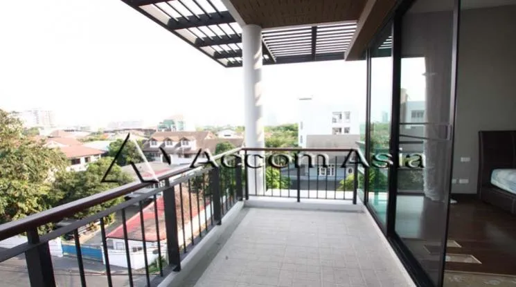 6  4 br House for rent and sale in Sukhumvit ,Bangkok BTS Ekkamai at House in compound 1818193