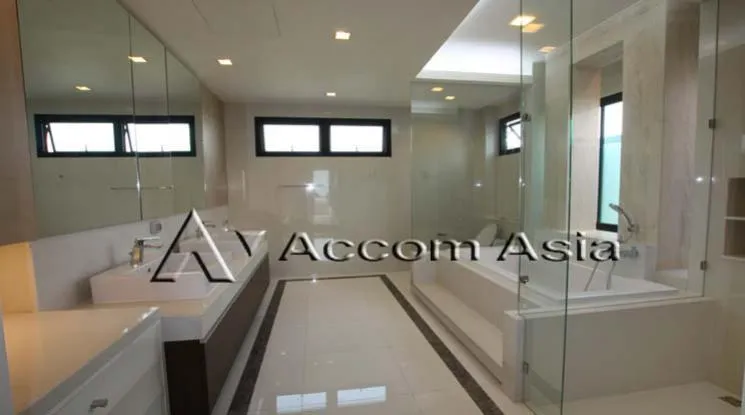 9  4 br House for rent and sale in Sukhumvit ,Bangkok BTS Ekkamai at House in compound 1818193