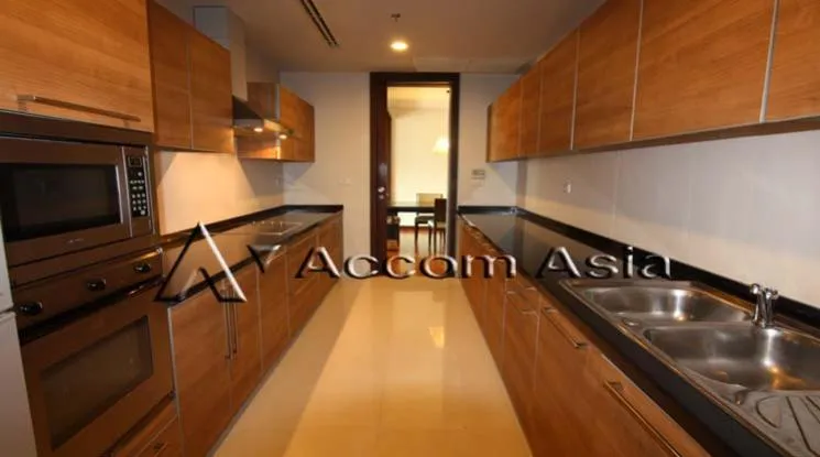 unit 3 Bedrooms  Apartment For Rent in Sukhumvit, Bangkok  near BTS Thong Lo (1418267)