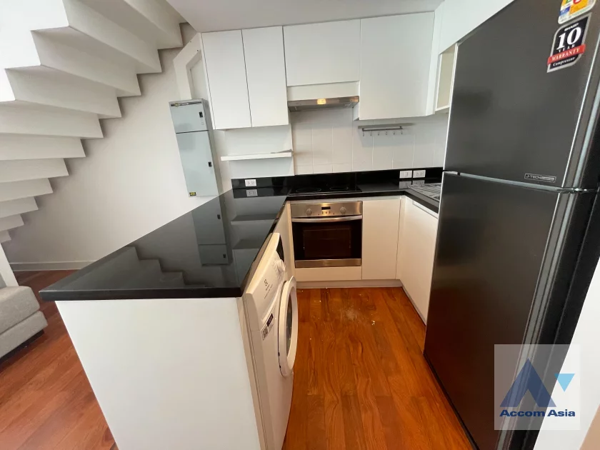 4  3 br Apartment For Rent in Sukhumvit ,Bangkok BTS Ekkamai at Ekkamai Family Apartment 1418282