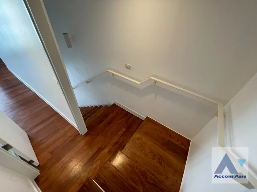 6  3 br Apartment For Rent in Sukhumvit ,Bangkok BTS Ekkamai at Ekkamai Family Apartment 1418282