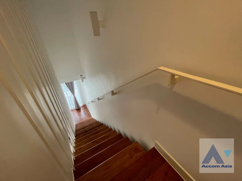5  3 br Apartment For Rent in Sukhumvit ,Bangkok BTS Ekkamai at Ekkamai Family Apartment 1418282