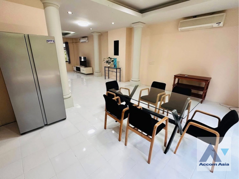  1  4 br Townhouse For Rent in Sukhumvit ,Bangkok BTS Phrom Phong at Chicha Castle 1818447
