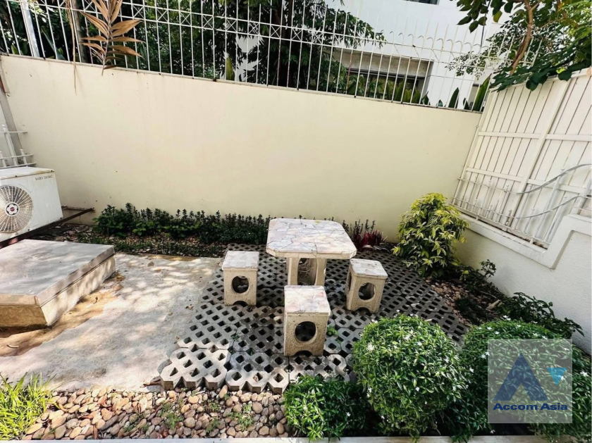 24  4 br Townhouse For Rent in Sukhumvit ,Bangkok BTS Phrom Phong at Chicha Castle 1818447