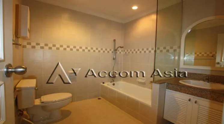 9  3 br Apartment For Rent in Sathorn ,Bangkok BTS Chong Nonsi at Cozy Low-Rise Apartment in a Premium Compound 1418907