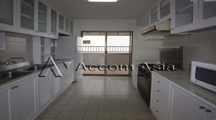  1  4 br Apartment For Rent in Sukhumvit ,Bangkok BTS Phrom Phong at Greenery garden and privacy 1418922