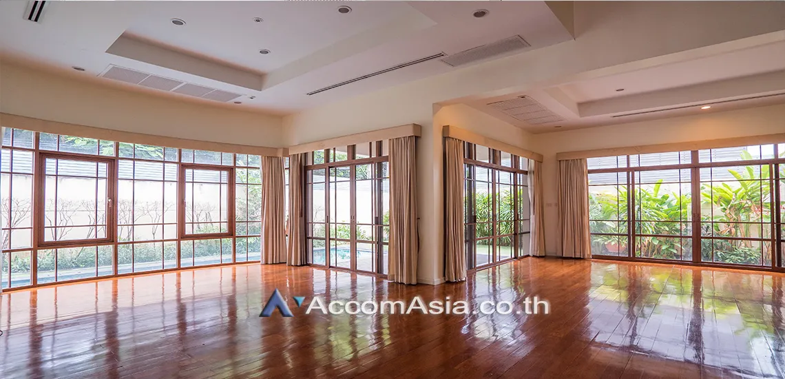 unit 4 Bedrooms  House For Rent in Sukhumvit, Bangkok  near BTS Phra khanong (1818938)