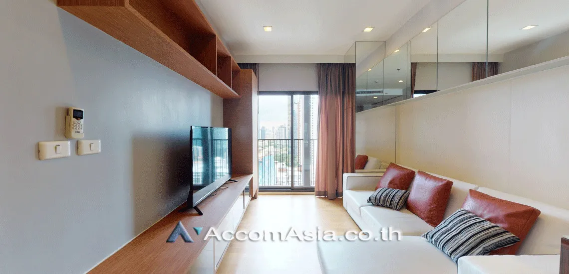 unit 1 Bedroom  Condominium For Rent & Sale in Sukhumvit, Bangkok  near BTS Ekkamai (1518953)
