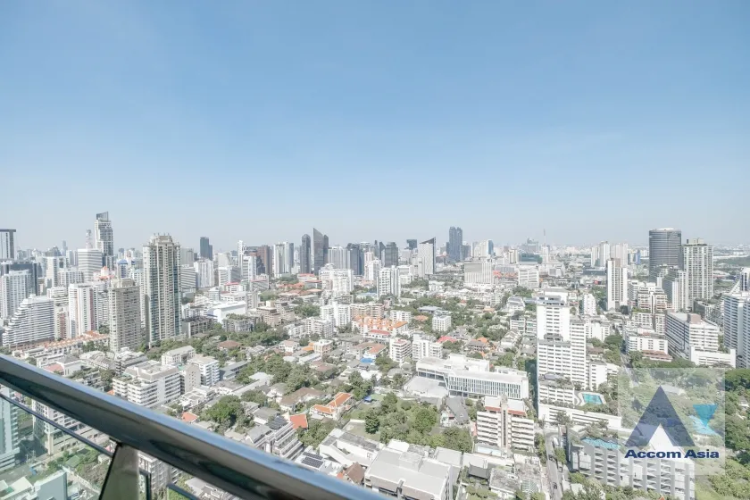 unit 4 Bedrooms  Apartment For Rent in Sukhumvit, Bangkok  near BTS Phrom Phong (1419069)
