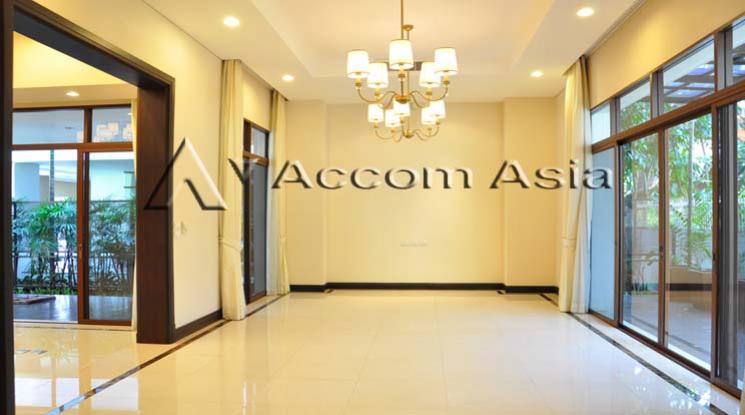 11  4 br House For Rent in Sukhumvit ,Bangkok BTS Asok - MRT Sukhumvit at House with pool Exclusive compound 1819116
