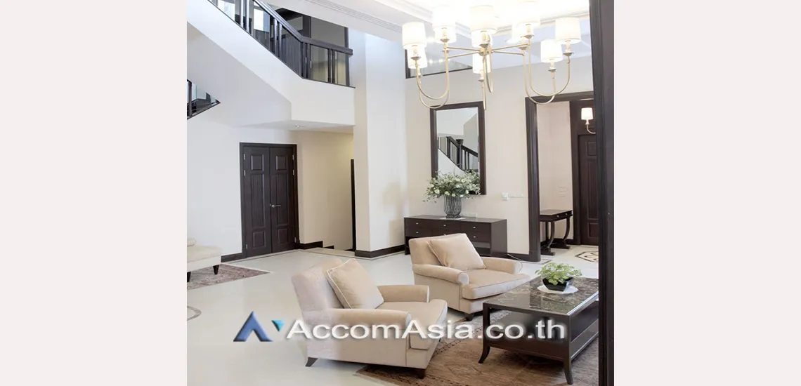 5  4 br House for rent and sale in Sukhumvit ,Bangkok BTS Asok - MRT Sukhumvit at House with pool Exclusive compound 1819116