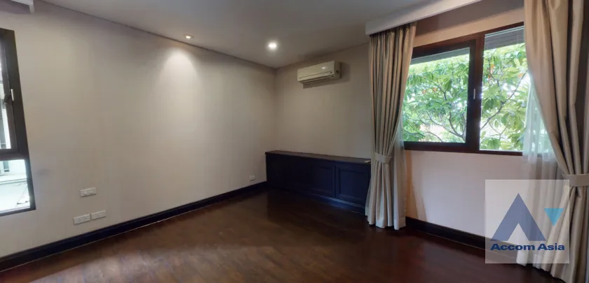 25  4 br House for rent and sale in Sukhumvit ,Bangkok BTS Asok - MRT Sukhumvit at House with pool Exclusive compound 1819116
