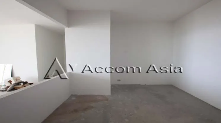 unit 3 Bedrooms  Condominium For Sale in Charoen Nakhon, Bangkok  near BTS Krung Thon Buri (1519203)