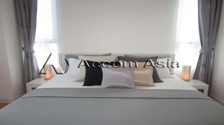 unit 2 Bedrooms  Condominium For Rent in Charoen Nakhon, Bangkok  (1519338)