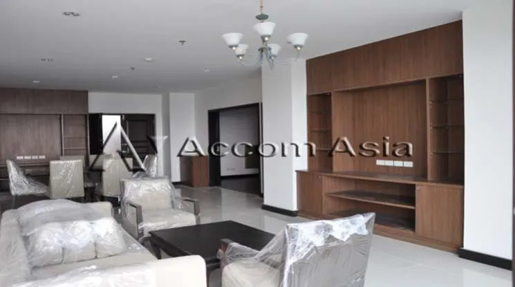 unit 3 Bedrooms  Apartment For Rent in Sukhumvit, Bangkok  near BTS Ekkamai (1419349)