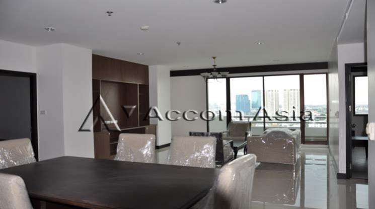  1  3 br Apartment For Rent in Sukhumvit ,Bangkok BTS Ekkamai at High-Rise Living with a Large Balcony Apartment in Ekkamai 1419349