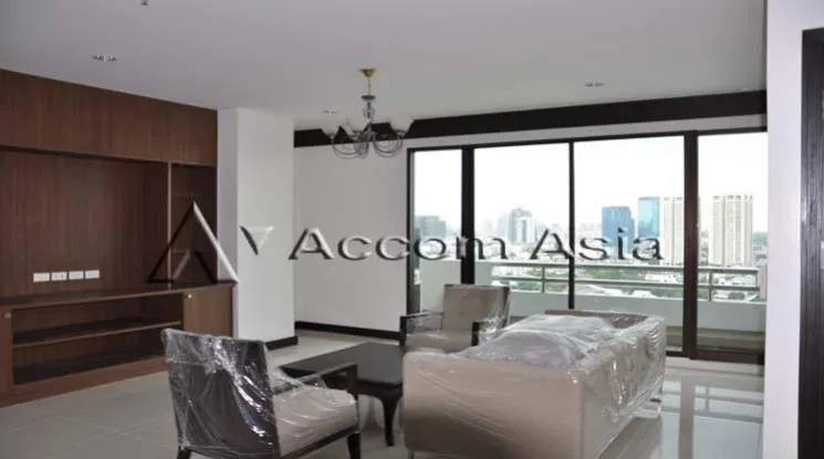  1  3 br Apartment For Rent in Sukhumvit ,Bangkok BTS Ekkamai at High-Rise Living with a Large Balcony Apartment in Ekkamai 1419349