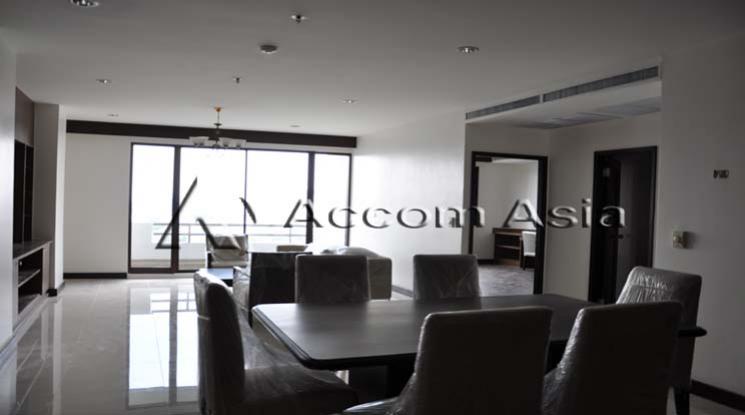 4  3 br Apartment For Rent in Sukhumvit ,Bangkok BTS Ekkamai at High-Rise Living with a Large Balcony Apartment in Ekkamai 1419349