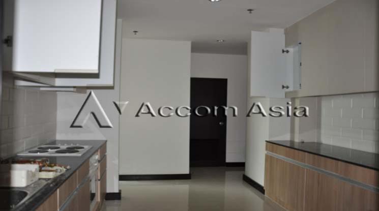 5  3 br Apartment For Rent in Sukhumvit ,Bangkok BTS Ekkamai at High-Rise Living with a Large Balcony Apartment in Ekkamai 1419349